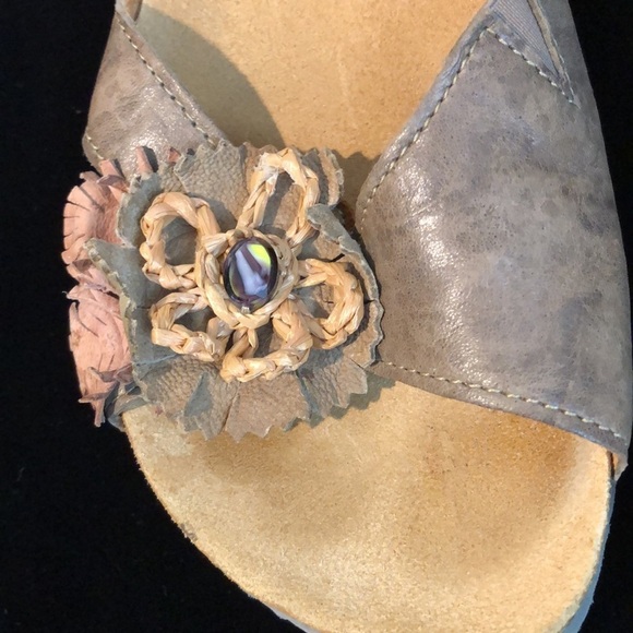 Think! Boho Artsy Leather Straw Flower Sandals Size 37 US 6 - Picture 3 of 8